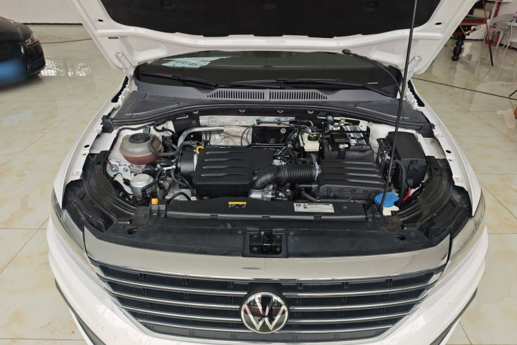 大众 朗逸 2021款 1.5L 自动舒适版机舱底盘24