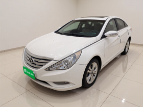 现代 索纳塔 2011款 2.0L 自动豪华版