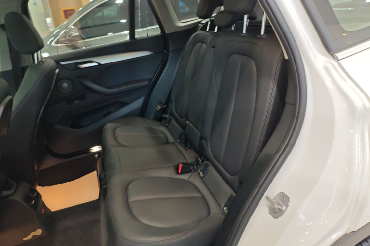 宝马X1 2019款 sDrive20Li 领先型中控内饰21