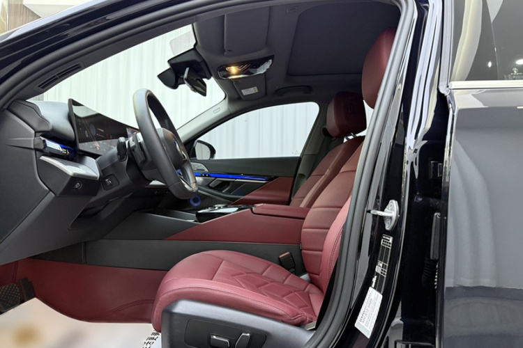 宝马5系 2024款 530Li 领先型 M运动套装局部细节19