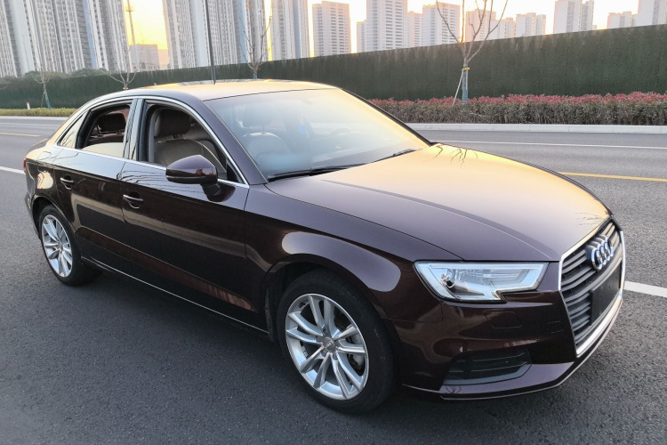 奥迪A3 2018款 30周年年型 Limousine 35 TFSI 进取型车身外观6002