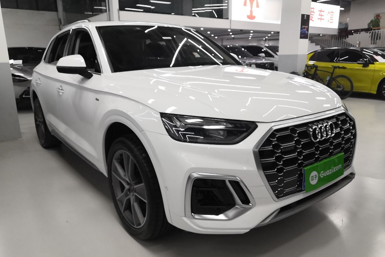 奥迪Q5L 2021款 45 TFSI 豪华动感型车身外观3