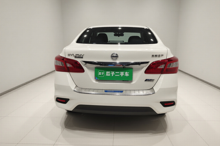日产 轩逸 2022款 经典 1.6XE CVT舒适版车身外观6