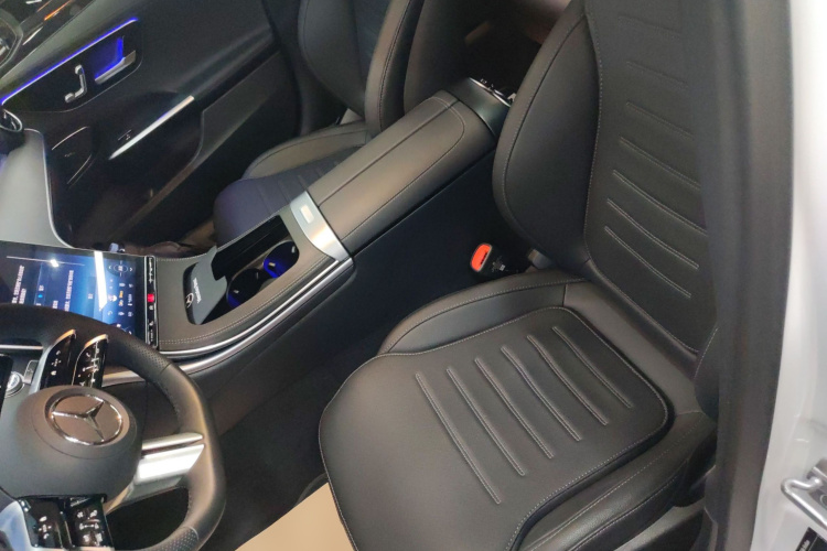 奔驰C级 2025款 C 200 L 运动版局部细节19