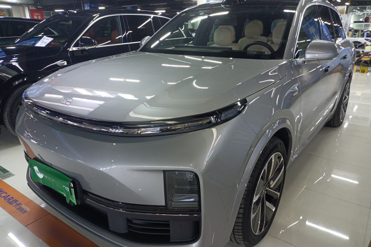 理想汽车 理想L8 2024款 Ultra车身外观1