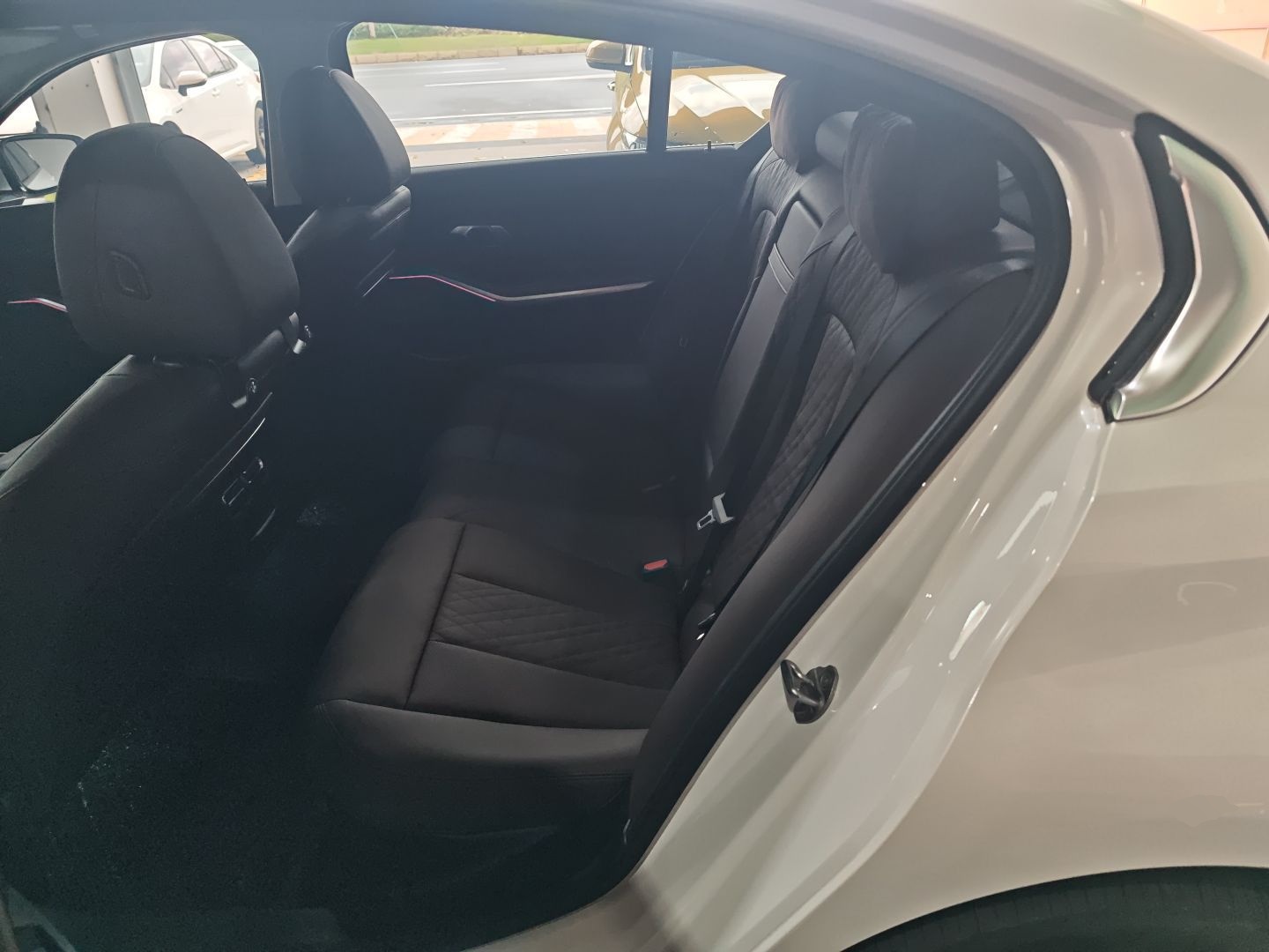 宝马i3 2024款 eDrive 35 L