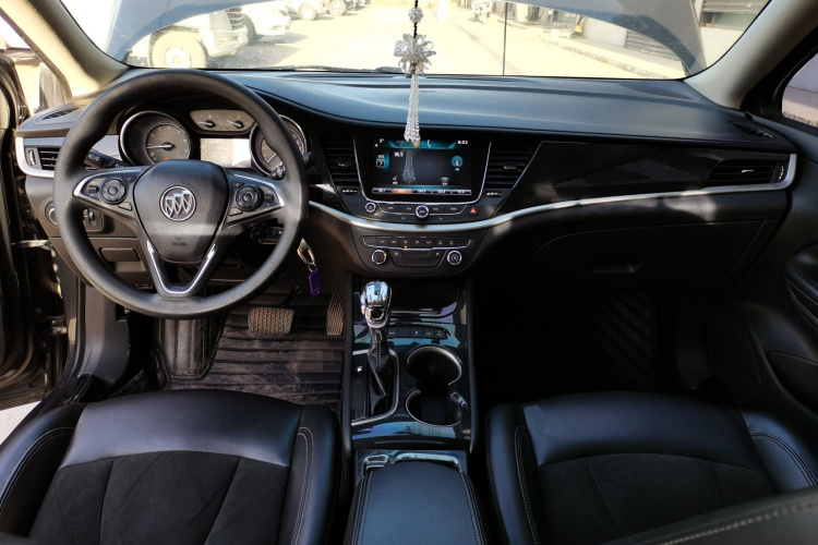 别克 威朗 2015款 三厢 20T 双离合精英型中控内饰12