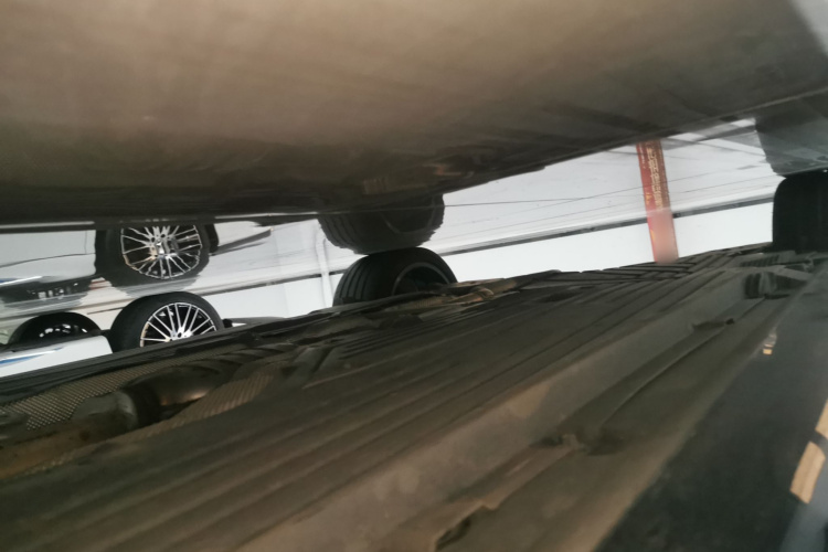 奔驰C级 2024款 改款二 C 260 L 皓夜运动版局部细节9001