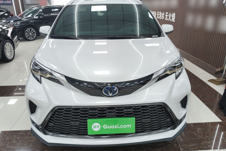 丰田 格瑞维亚 2023款 2.5L混动 旗舰VIP版车身外观6001