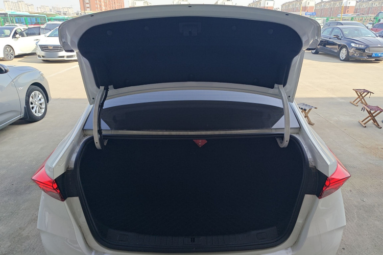 别克 威朗 2023款 Pro 乐享版机舱底盘23