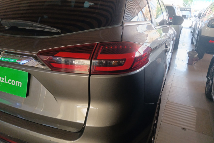 吉利汽车 博越 2018款 1.8TD 自动两驱智尊型4G互联版车身外观9