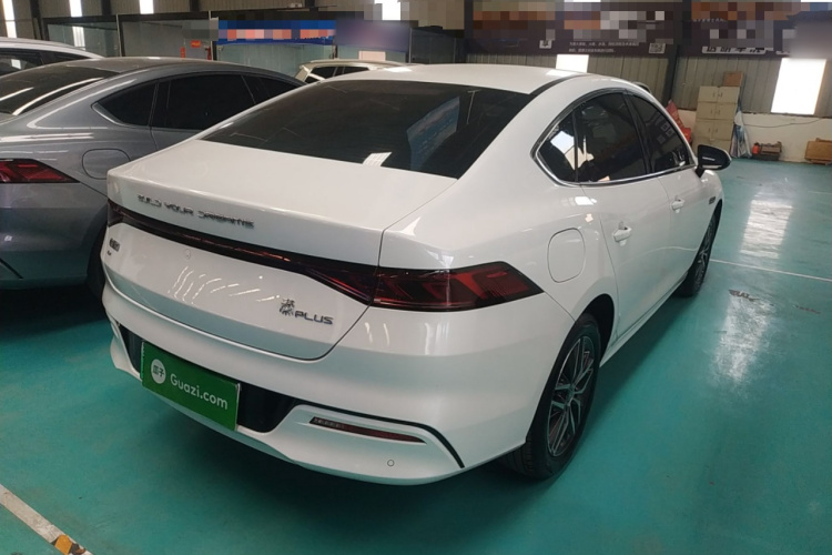 比亚迪 秦PLUS 2024款 荣耀版 EV 420KM领先型车身外观7