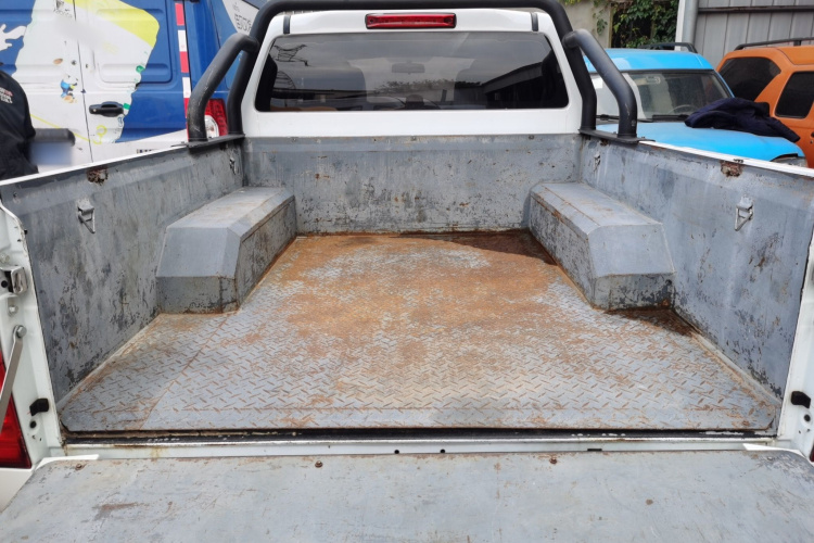 五十铃 瑞迈 2022款 2.8T经典柴油两驱舒享型长轴版JE493ZLQ6E局部细节23