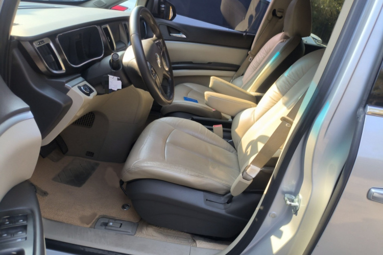 别克GL8 2011款 2.4L LT豪华商务行政版局部细节19