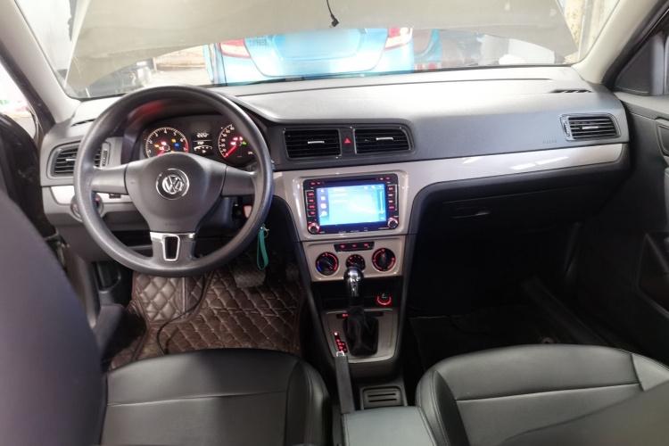 大众 朗行 2013款 1.6L 自动风尚型中控内饰12