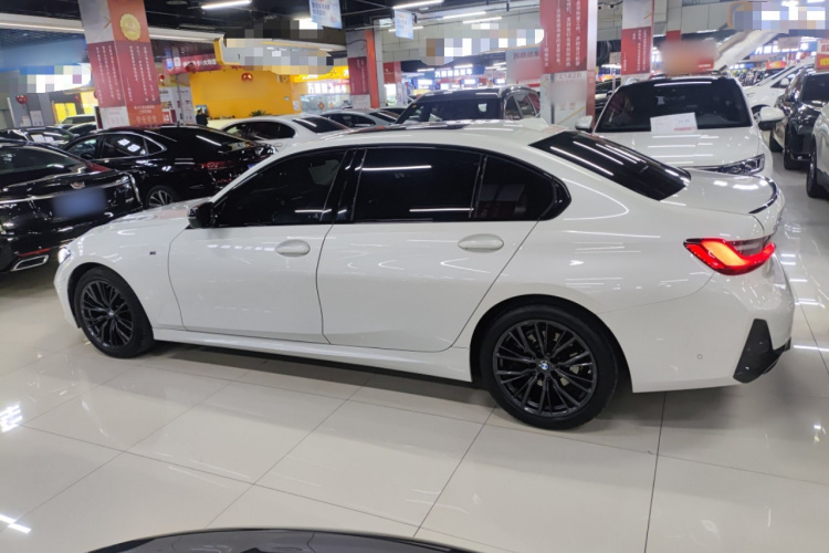 宝马3系 2023款 325Li M运动曜夜套装车身外观4