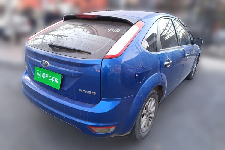 福特 福克斯 2013款 两厢经典 1.8L 手动基本型车身外观7