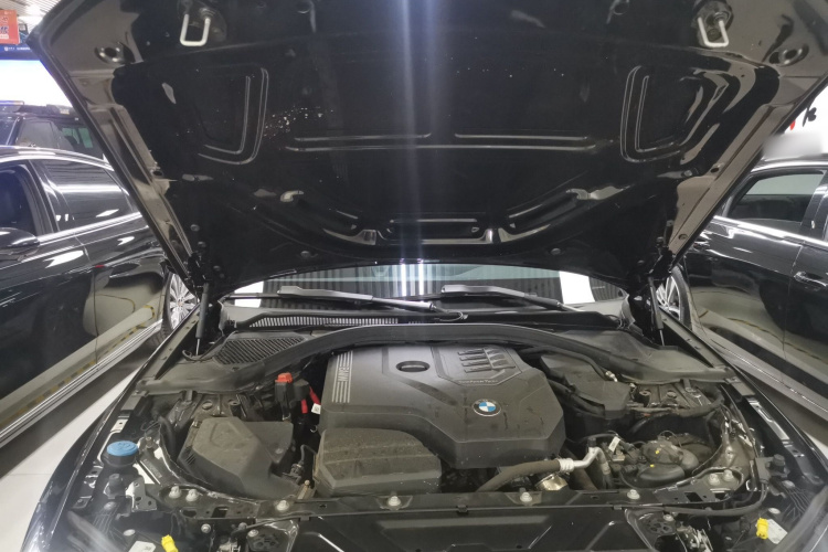 宝马3系 2023款 325Li M运动曜夜套装机舱底盘24