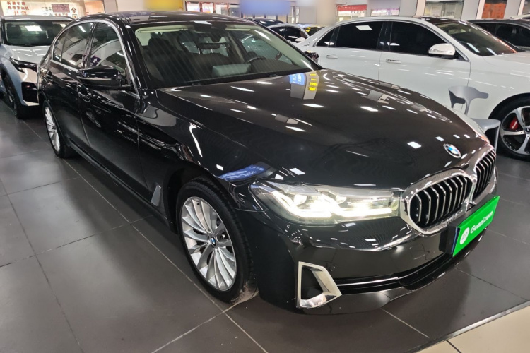 宝马5系 2022款 525Li 豪华套装车身外观3