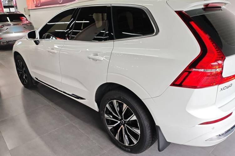 沃尔沃XC60 2023款 B5 四驱智远豪华版车身外观6002