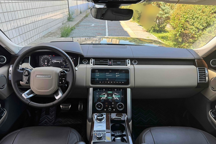 路虎 揽胜 2021款 3.0 L6 传世加长经典版中控内饰7003