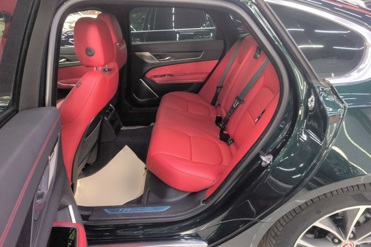 捷豹XFL 2023款 XFL 2.0T P250 两驱精英运动版中控内饰7004