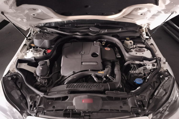 奔驰E级 2015款 改款 E 180 L 运动型局部细节24