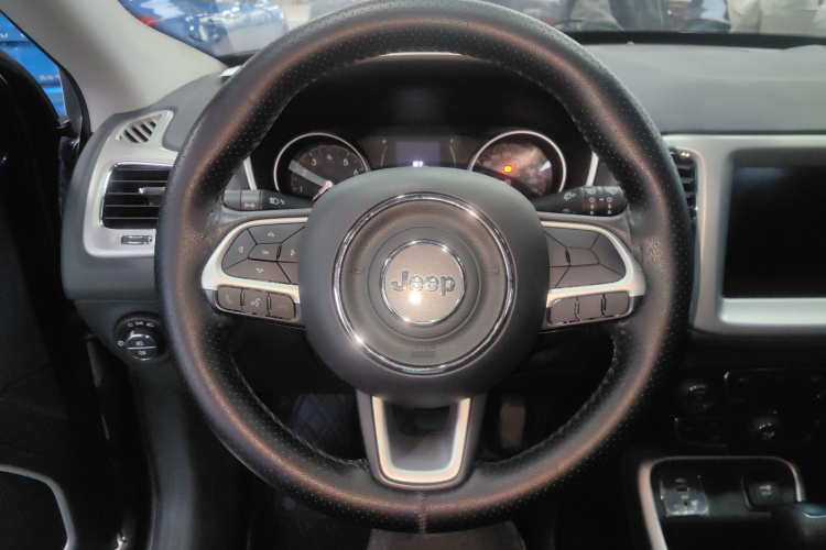 Jeep 指南者 2020款 220T 自动领先版局部细节13