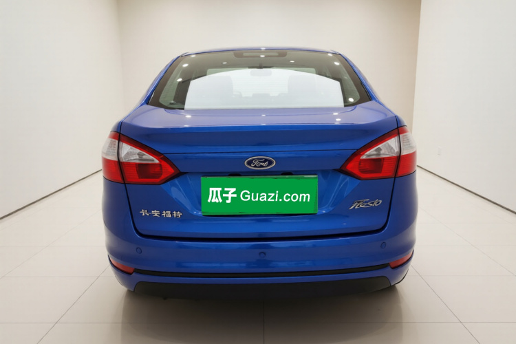 福特 嘉年华 2013款 三厢 1.5L 自动时尚型车身外观6