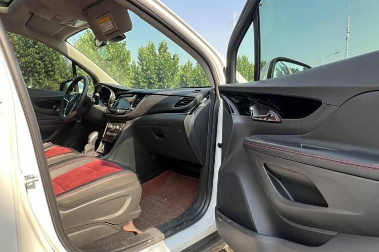 别克 昂科拉 2018款 18T 自动两驱都市精英型中控内饰7009