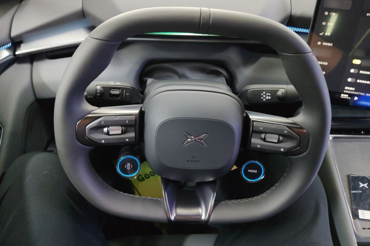 小鹏P7 2025款 702 长续航 Ultra中控内饰13