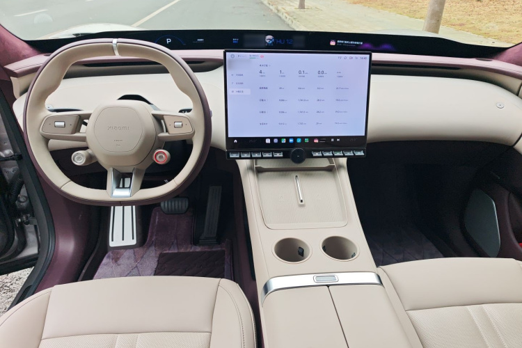 小米汽车 小米YU7 2025款 超长续航高性能四驱Max版中控内饰12