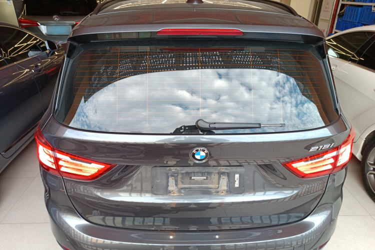 宝马2系多功能旅行车 2015款 218i 运动设计套装车身外观6004