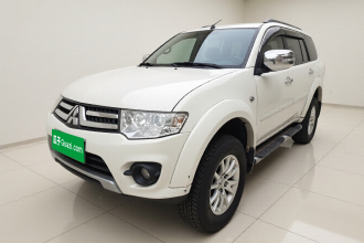 三菱 帕杰罗·劲畅 2013款 3.0L 自动四驱行政版