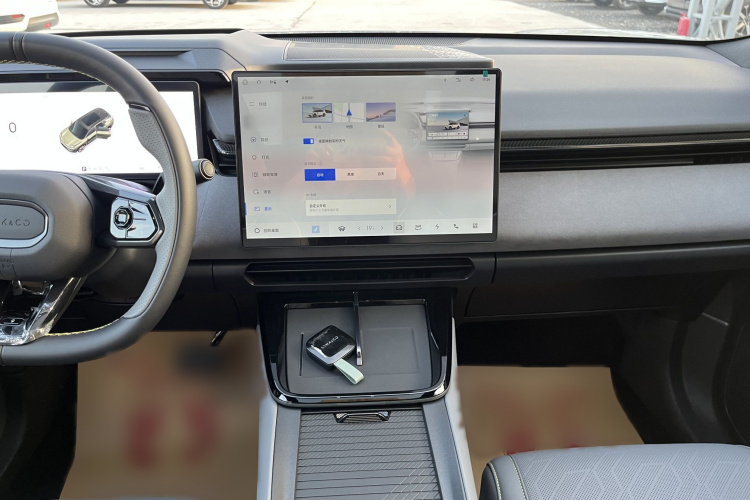 领克08 EM-P 2025款 245km 超长续航Halo中控内饰7005