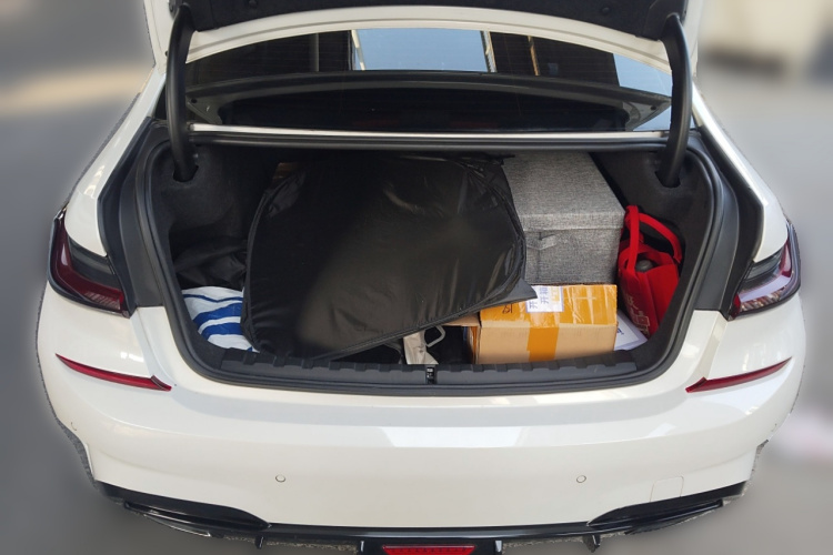 宝马3系 2020款 改款 325Li M运动曜夜套装局部细节23