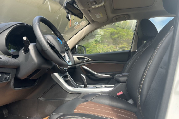 比亚迪 宋新能源 2017款 宋DM 1.5TID 全时四驱豪华型局部细节9002