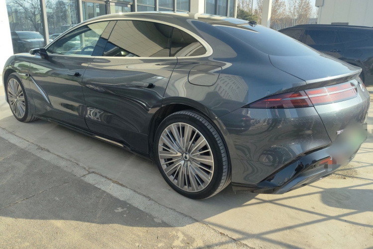 腾势Z9 2024款 1100km 四驱Ultra版车身外观6005