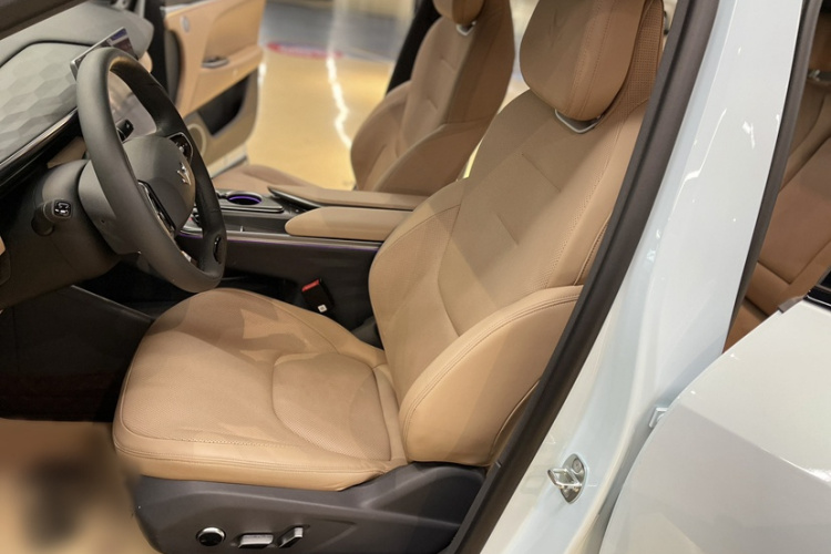 ARCFOX极狐 极狐 阿尔法T5(ARCFOX αT5) 2025款 520 MAX局部细节19