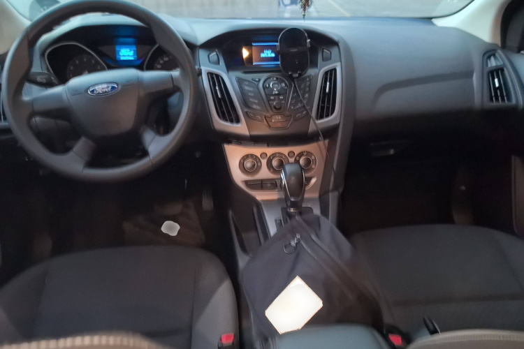 福特 福克斯 2012款 两厢 1.6L 自动舒适型中控内饰7002