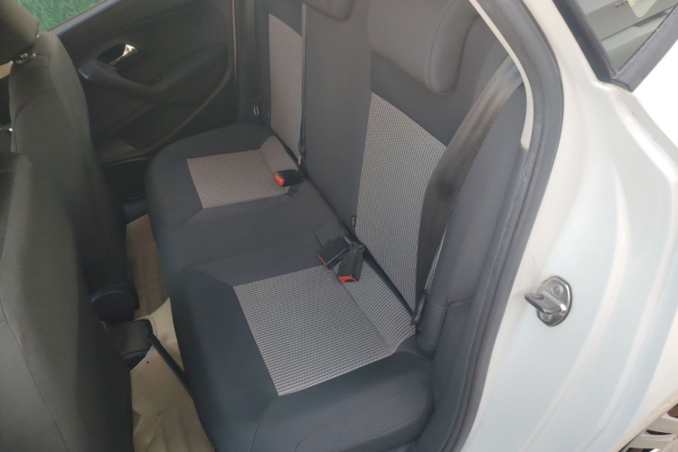 大众 Polo 2014款 1.4L 手动风尚版中控内饰21