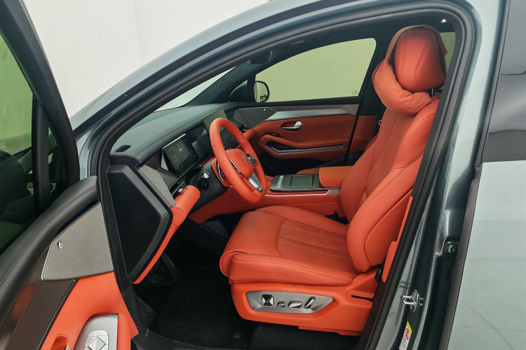 比亚迪 唐L 2025款 DM 200KM四驱激光雷达旗舰型中控内饰7004