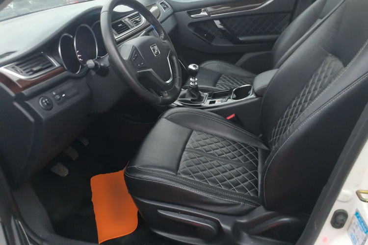 众泰Z500 2015款 1.5T 手动尊贵型中控内饰19