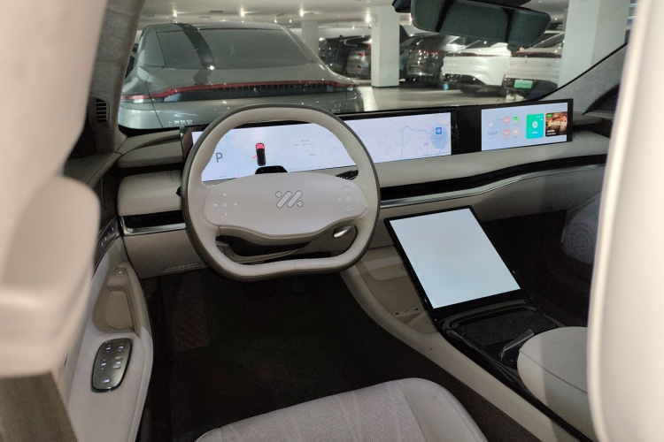 智己汽车 智己L7 2022款 Dynamic中控内饰13