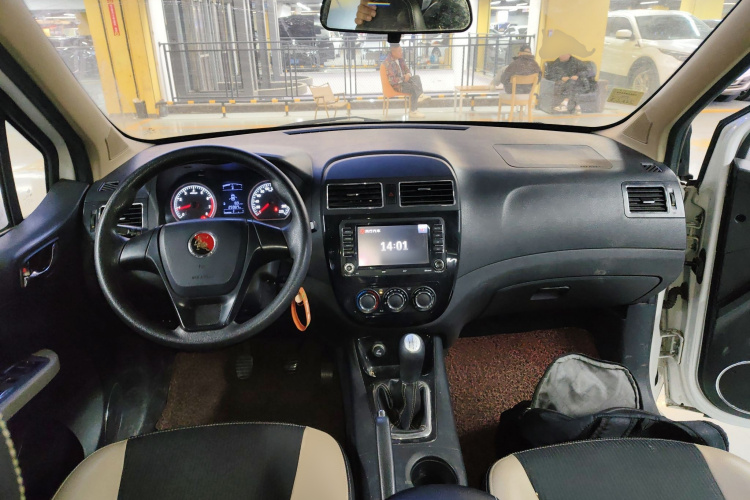 东风风行 景逸X3 2015款 1.5L 舒适型中控内饰7002