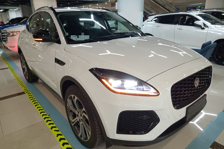 捷豹E-PACE 2024款 耀黑运动版 R-DYNAMIC SE BLACK车身外观3