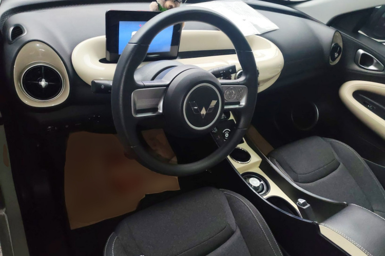 五菱汽车 五菱缤果 2024款 203km 轻享款中控内饰12