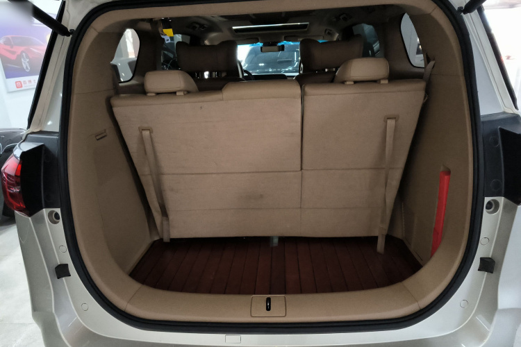 别克GL8 2020款 ES陆尊 653T 尊享型机舱底盘23