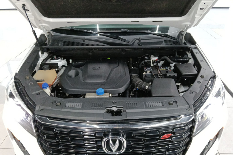 长安CS75 2022款 蓝鲸版 1.5T DCT豪华型机舱底盘24