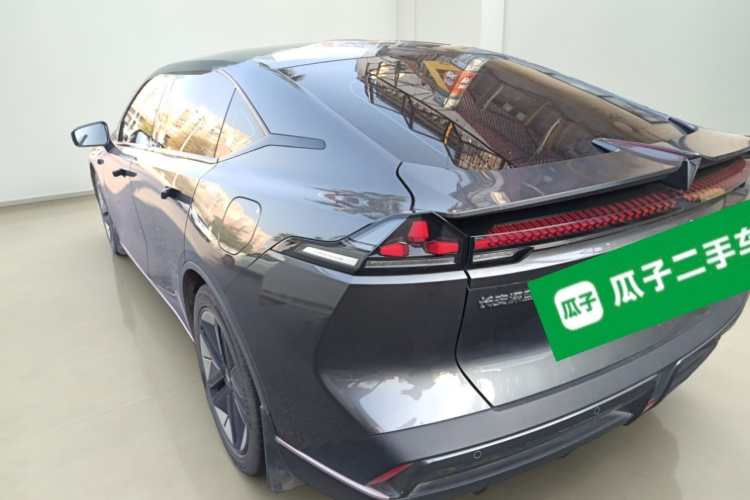 深蓝汽车 深蓝SL03 2022款 1.5L 1200增程版车身外观5